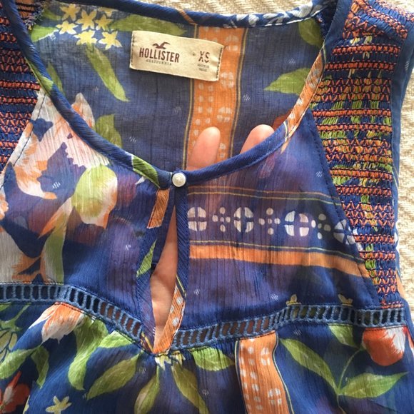 Hollister semi-sheer blue floral tank top XS - Picture 2 of 6